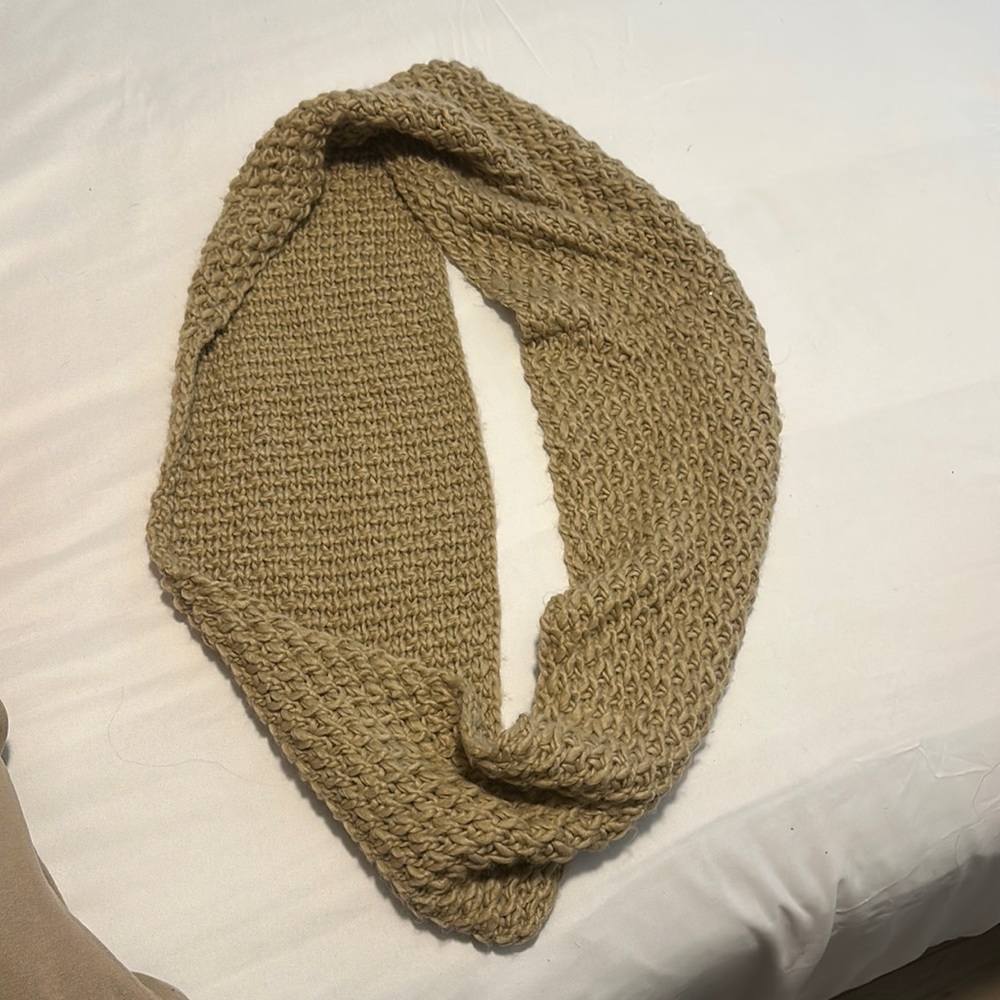 Infinity Scarf - Picture 1 of 2